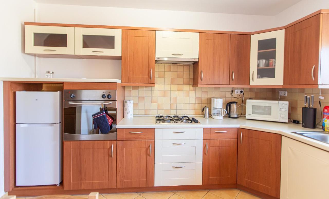 Viky'S Apartment Gyor Exterior photo