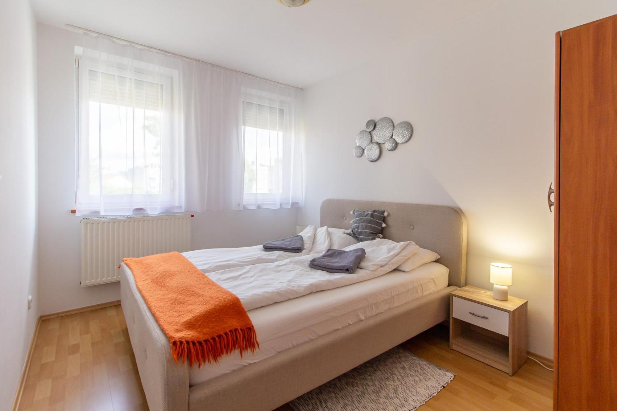Viky'S Apartment Gyor Exterior photo